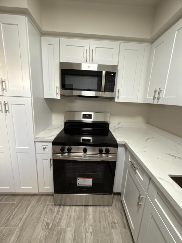 Building Photo - 8866 Donna Jean Ln