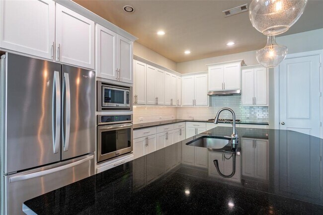 Building Photo - 31226 Shady Arbor Ln