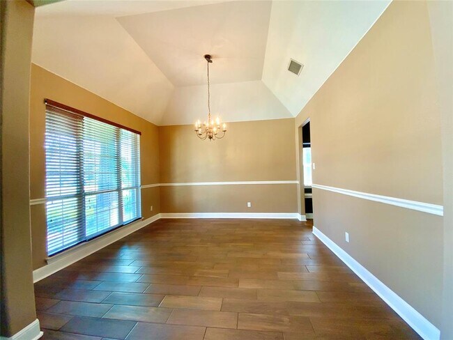 Building Photo - 303 Kati Ln