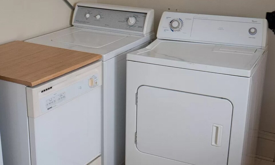 In Unit Washer and Dryer - 12 E Church St