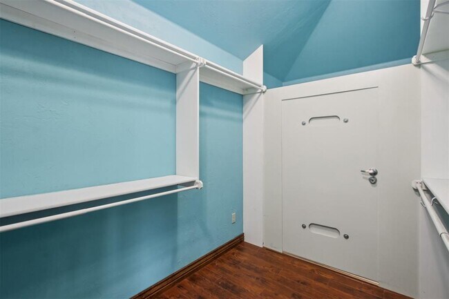 Building Photo - 10516 NW 16th St