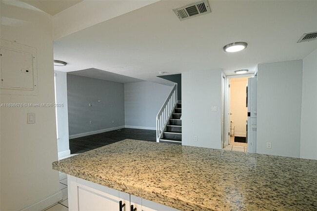 Building Photo - 6211 SW 138th Ct