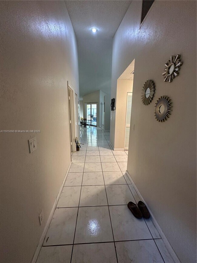 Building Photo - 9336 Ketay Cir