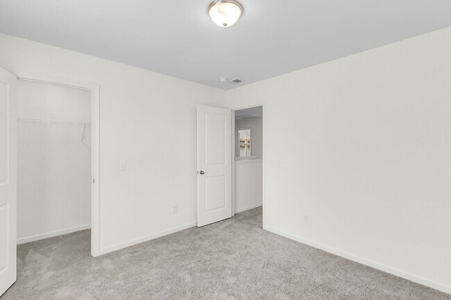 Building Photo - 424 Pender Woods Dr