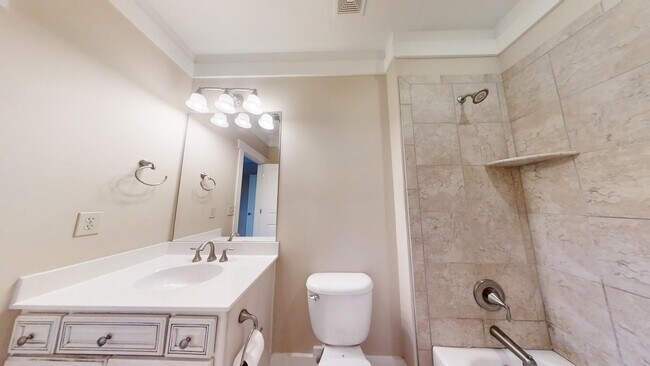 Building Photo - 986 Pembroke Pl