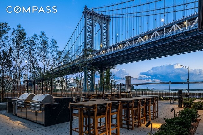 Building Photo - 252 South St