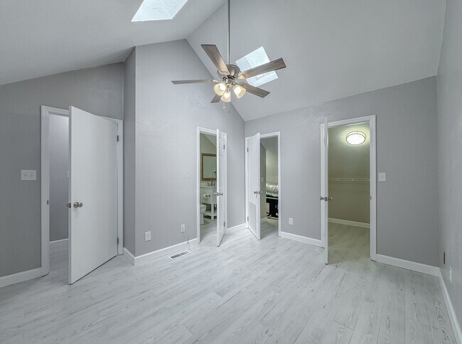Building Photo - MODERN! Walk to FSU 2/2 w/ Marble Counters, Stainless Steel Appliances, & Privacy Fenced Yard! Av...