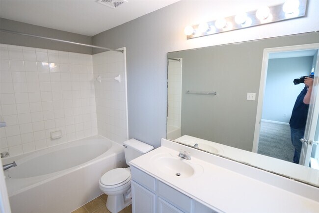 Building Photo - 7522 Appleberry Dr