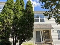 Building Photo - 4666 Louise St Claire Dr