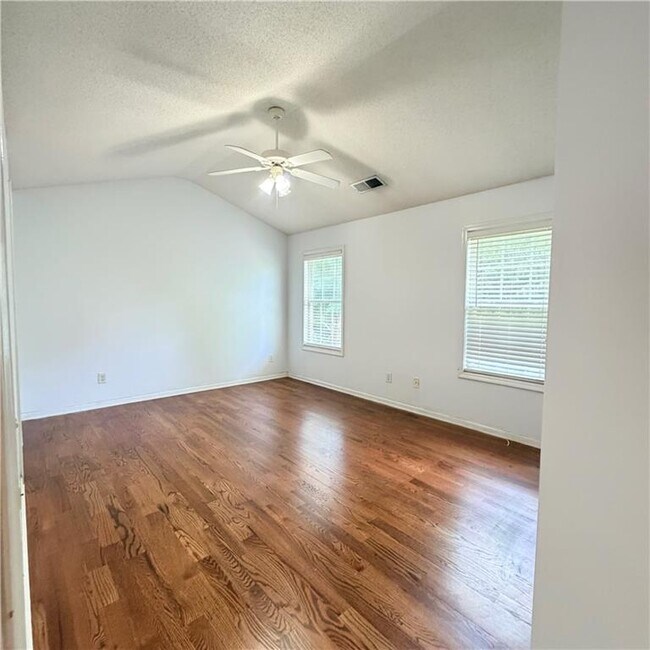 Building Photo - 153 Greystone Cir