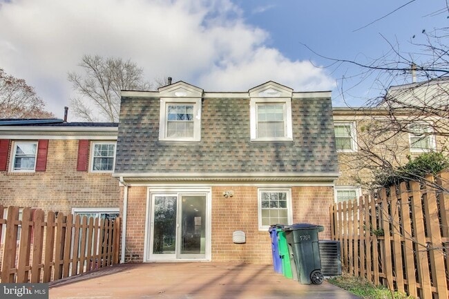 Building Photo - 5769 Yellowrose Ct