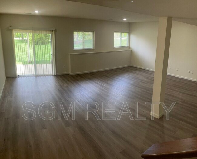 Building Photo - 1711 Ambrose Terrace Dr