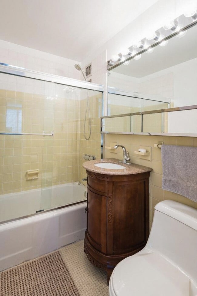 Building Photo - 1011 Arlington Blvd