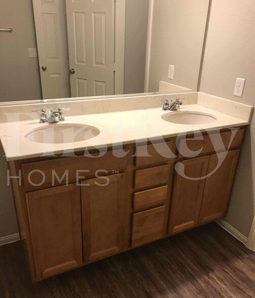 Building Photo - 9809 Dryden Ct