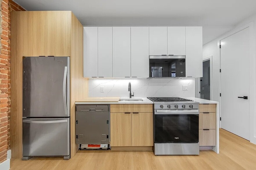 Building Photo - 463 Columbus Ave