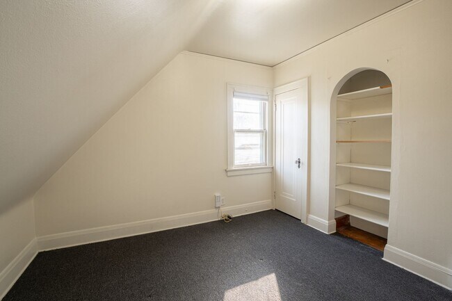 Building Photo - 2572 N 66th St