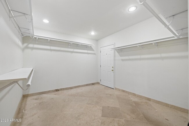 Building Photo - 6332 E Earll Dr