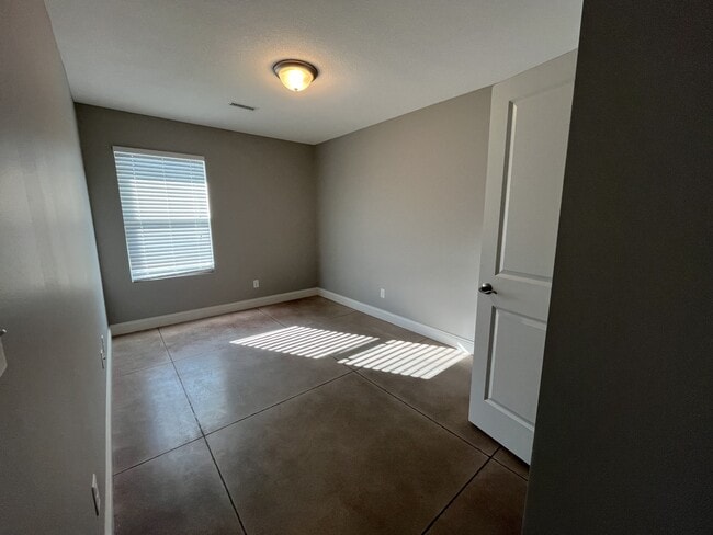 Building Photo - 5326 Hillside133