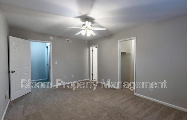 Building Photo - 579 Travelers Blvd