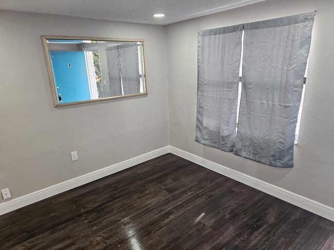 Building Photo - 2989 Willow Ave