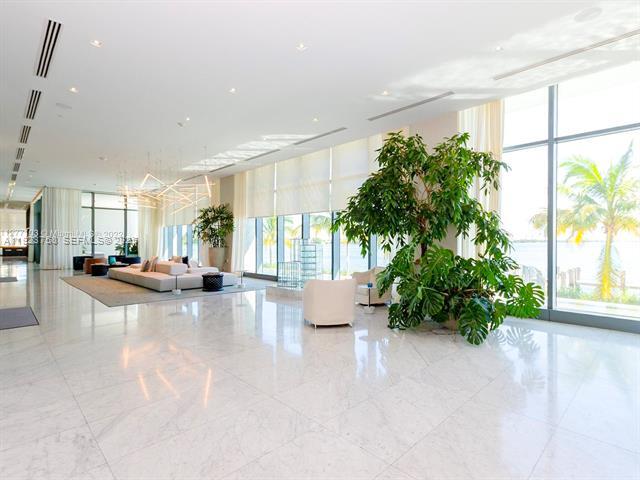 Building Photo - 3131 NE 7th Ave