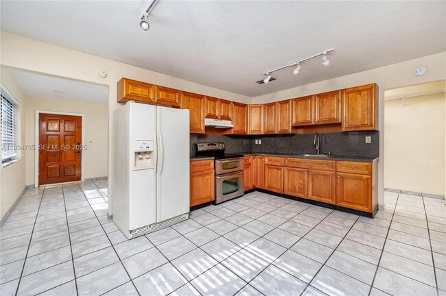 Building Photo - 201 NW 34th Ave