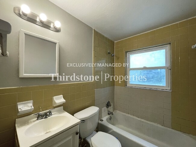 Building Photo - 2912 W 15th St