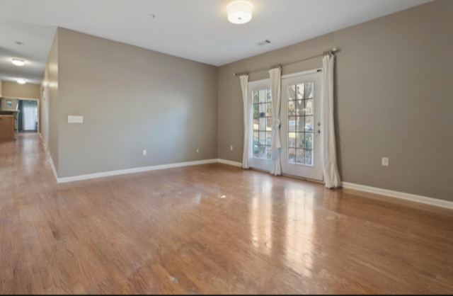 Building Photo - 202 McKenna Cir