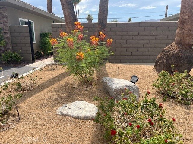 Building Photo - 45521 Sunset Ln