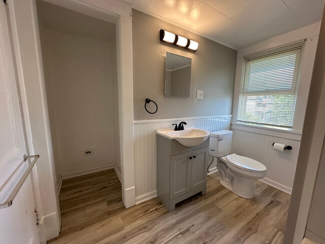 Bathroom - 748 Orchard Ave