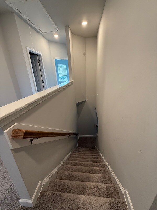 Building Photo - 217 Peach Orch Ct