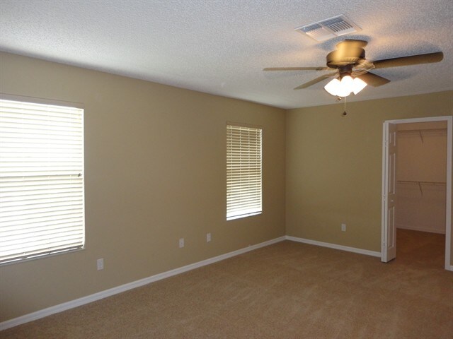 Building Photo - 2512 Holly Pine Cir