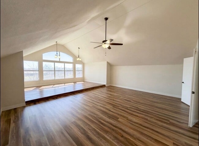 Building Photo - 1601 Kennedy Dr