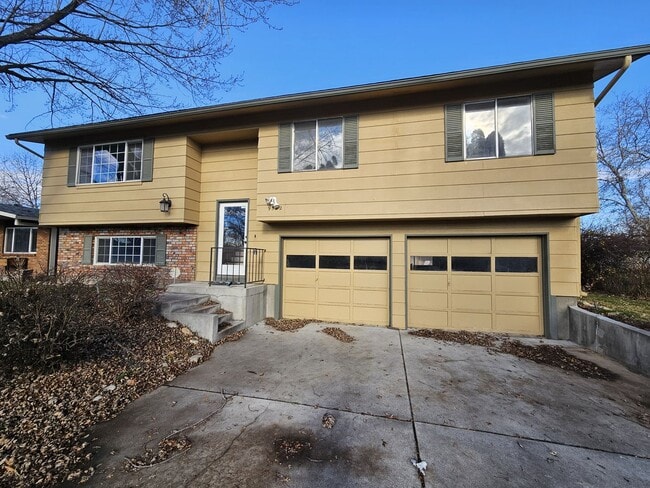 Building Photo - Lovely 3 bed, 2.5 bath home in west Boise