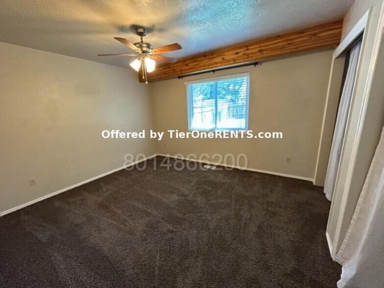 Building Photo - This property offers a NO DEPOSIT option available for qualified renters!