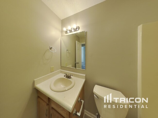 Building Photo - 12115 Mockernut Ct