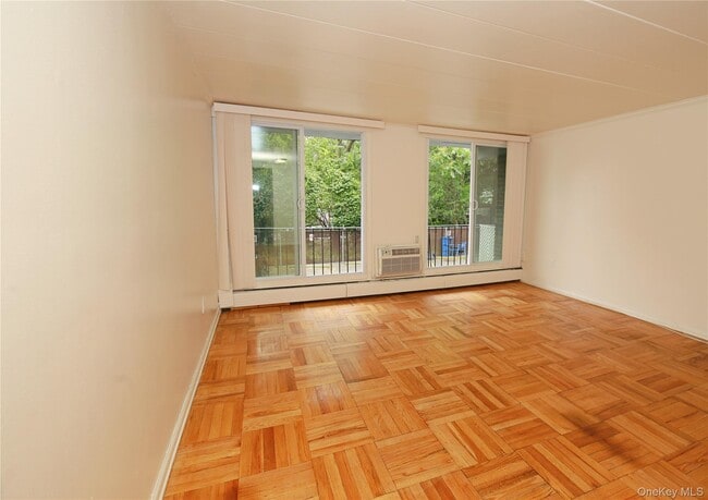 Primary Photo - 121 Vincent Ave