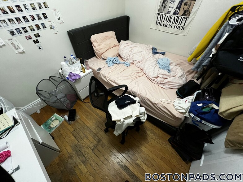 Building Photo - 48 Babcock St