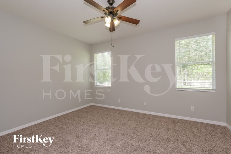 Building Photo - 7847 Foxgrove Dr