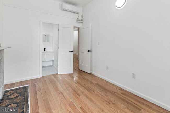 Building Photo - 1225 Spruce St