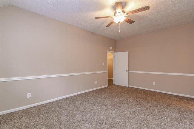 Building Photo - 15903 N Trace Dr
