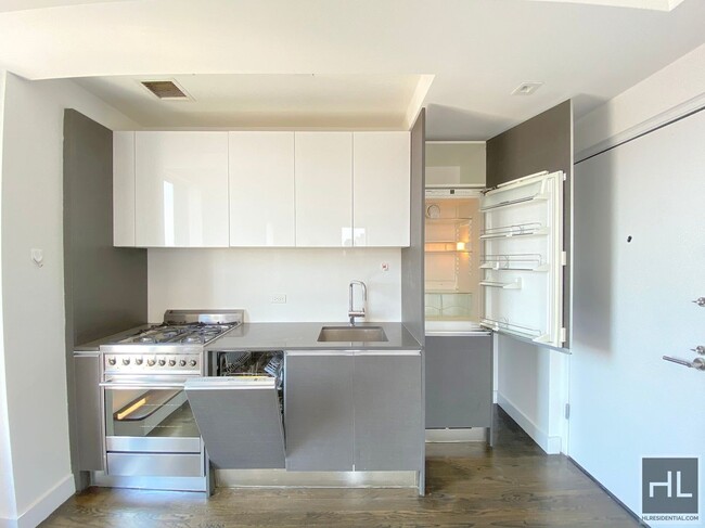 Primary Photo - Studio with Terrace - 20th Floor