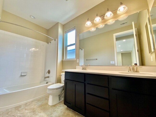 Building Photo - AVAILABLE BY 5/9, SPACIOUS 3 BED, 2.5 BATHS, 2 CAR GARAGE WITH LARGE BACKYARD ON A CUL-DE-SAC