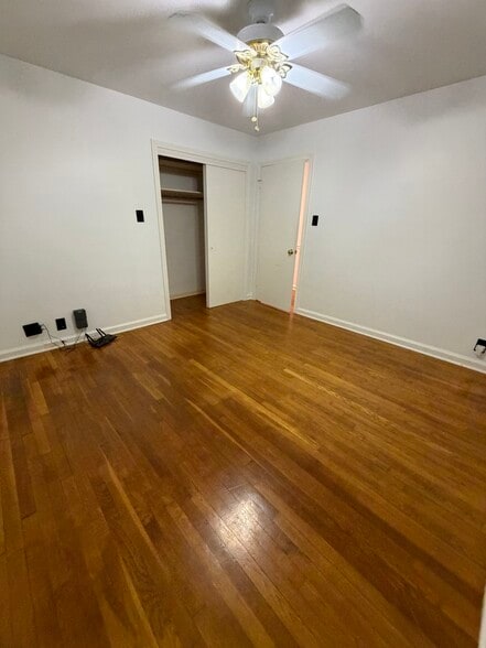 Building Photo - 161 Blades St