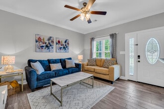 Building Photo - 923 Muirfield Dr