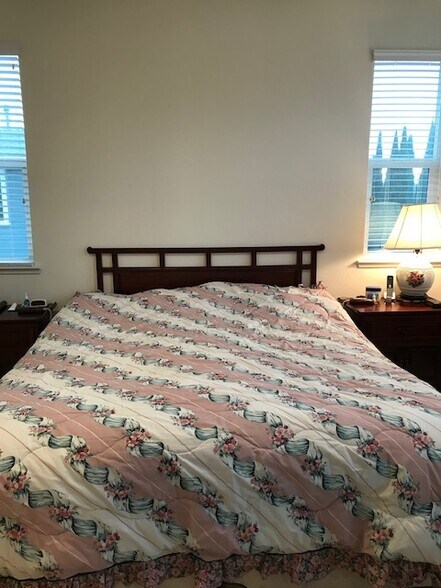 Building Photo - 939 Phelan Ave