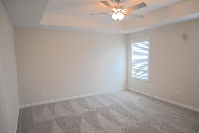 Building Photo - 692 Manitou Cir