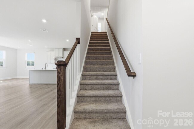 Building Photo - 862 Heathway Dr