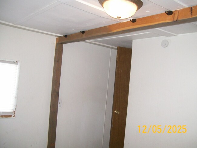 Building Photo - 3098 Springhill Rd