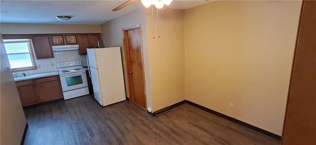 Building Photo - 801 S 5th St